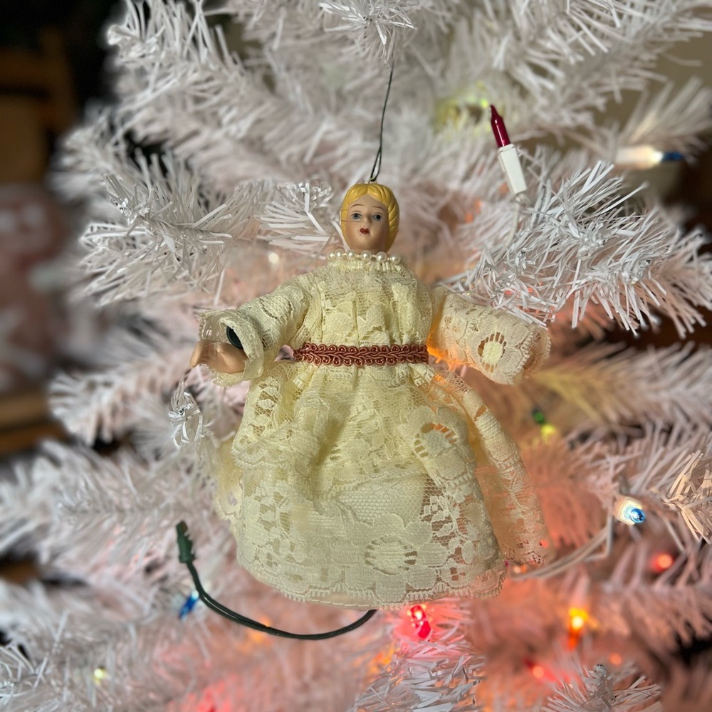Rare Vintage 1980's Porcelain
Angel Light up Christmas
Ornament